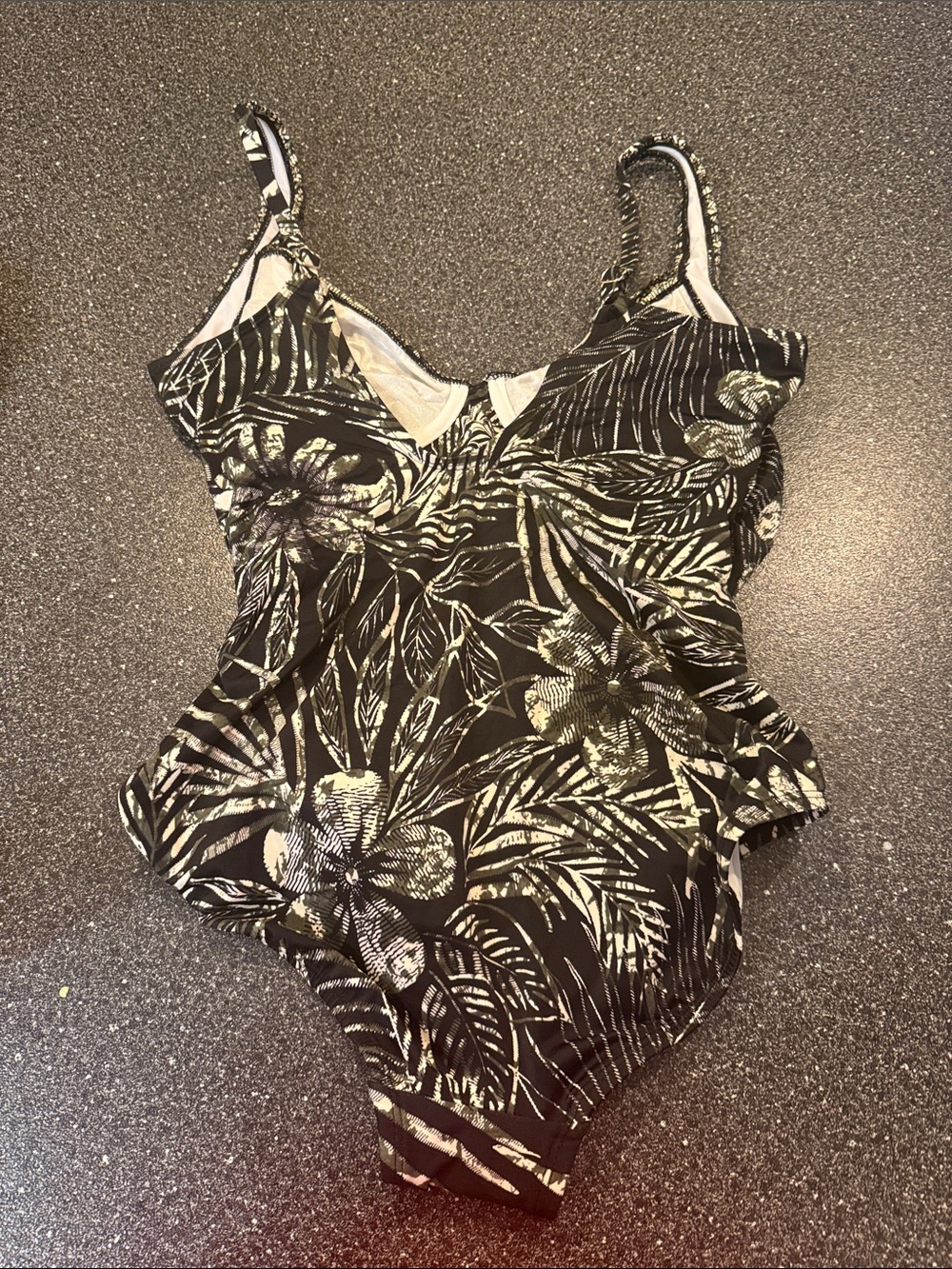 Women’s Miraclesuit Black and Green One-Piece Swimsuit with Leaf Print - size 12 - Picture 4 of 5